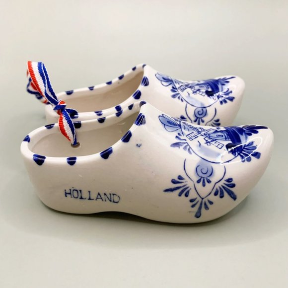 Delft Blue Holland Ceramic Clogs hand painted pair - Picture 4 of 9
